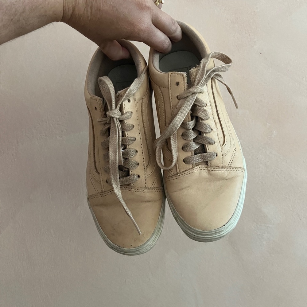 Peach vans